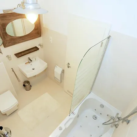 'white House' Luxury Seafront With Pool * Tisno
