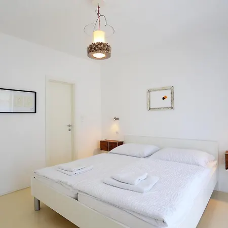 'white House' Luxury Seafront With Pool Tisno